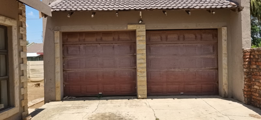 To Let 3 Bedroom Property for Rent in Riebeeckstad Free State